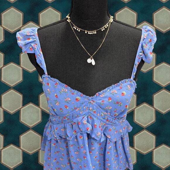 Joie Tops - Floral strawberry joie crop top